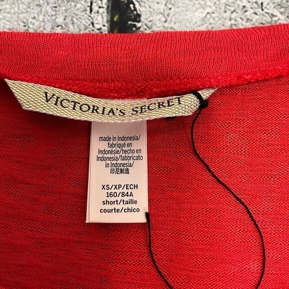 VICTORIA’S SECRET Long Sleeve Top - Picture 3 of 3